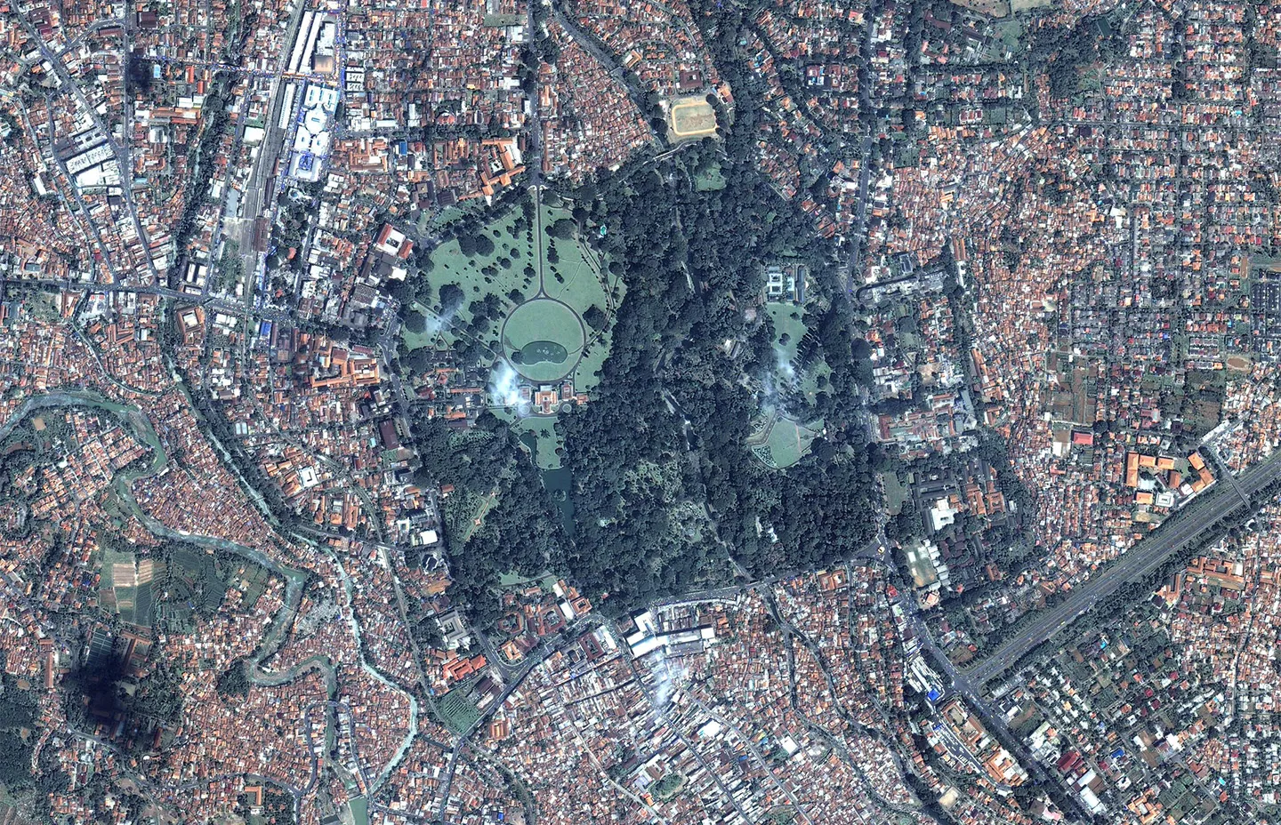  Lokasi Kami maps